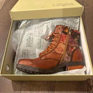 Artiste Women's Floral Combat Boots - Brown and Multicolor